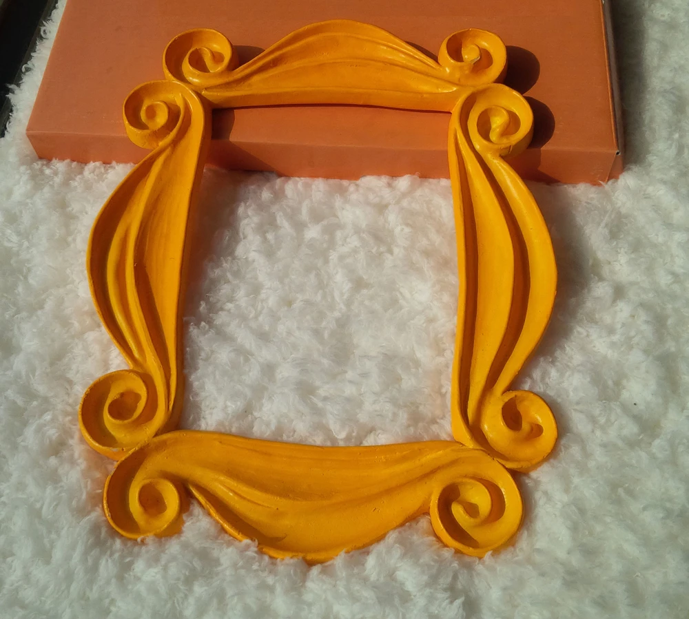 New Friends TV Show Monica's Door Yellow Peephole Yellow Frame Very Good Finish
