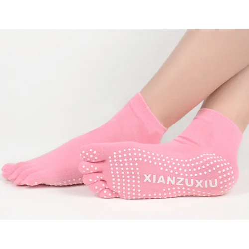 Женские носки с пятью пальцами Нескользящие массажные с резиновым покрытием теплые носки для фитнеса Топ для занятия танцами Пилатес носки - Цвет: Pink
