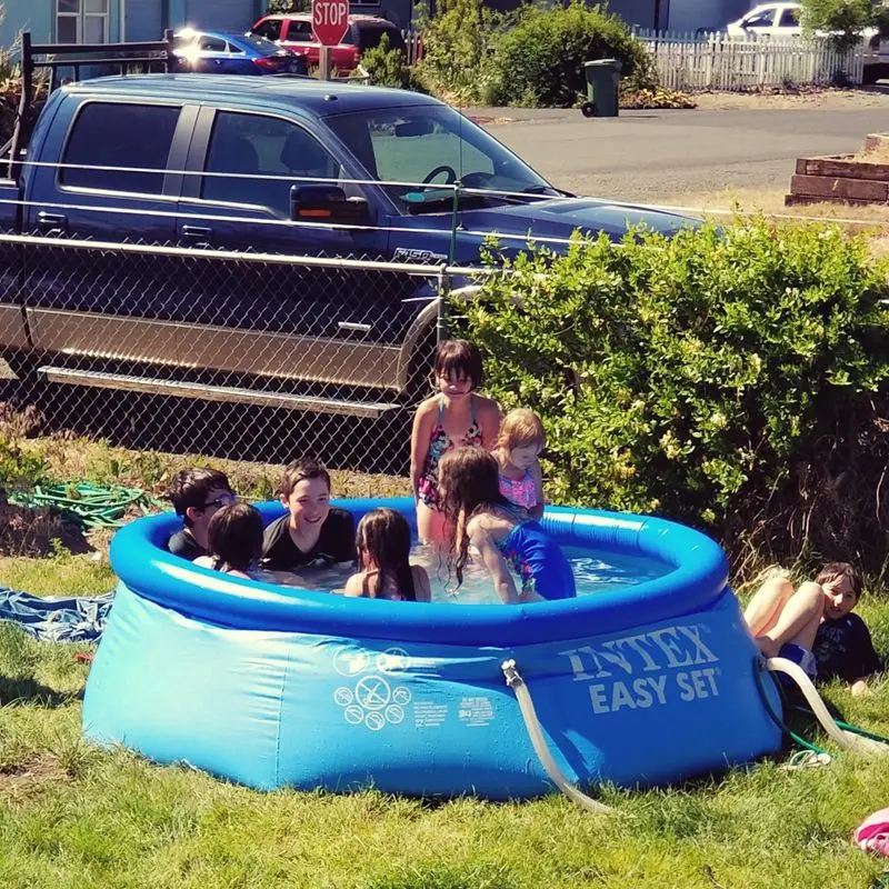 8 foot inflatable pool