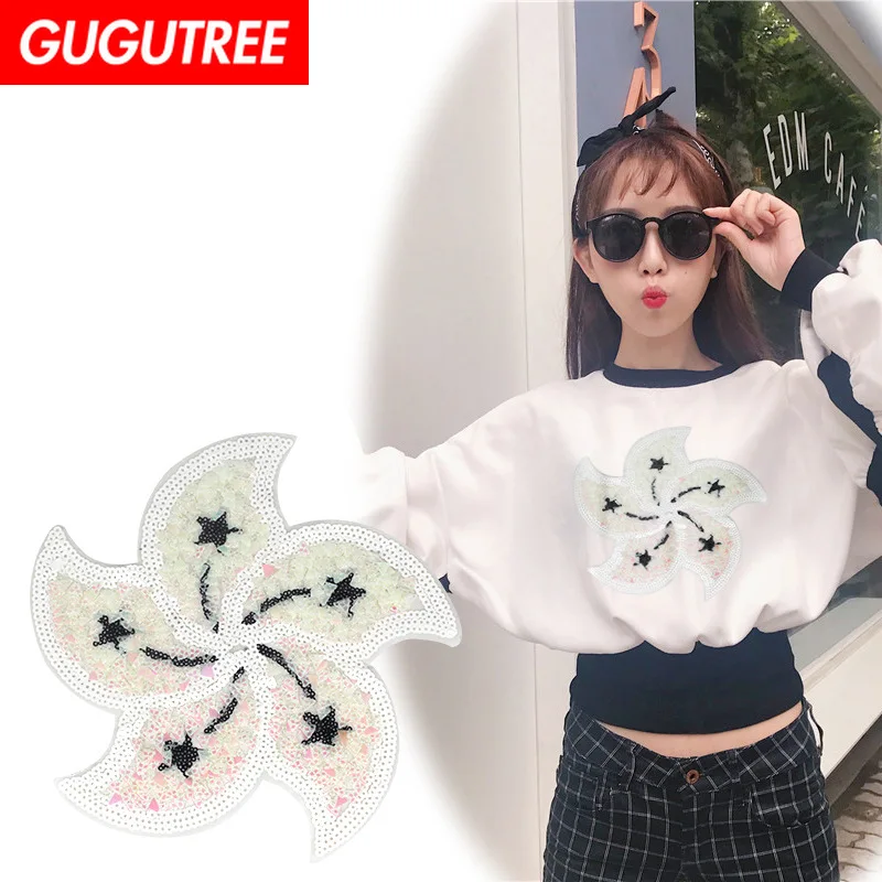 

GUGUTREE embroidery Sequins big snowflower patches flower patches badges applique patches for clothing XC-181