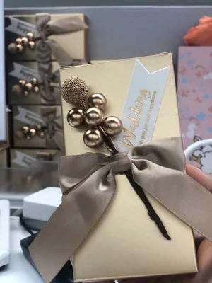 50 шт., свадебные подарочные коробки для дня рождения невесты, на заказ, золотая бумага, конфета, шоколад, персонализированная подарочная коробка