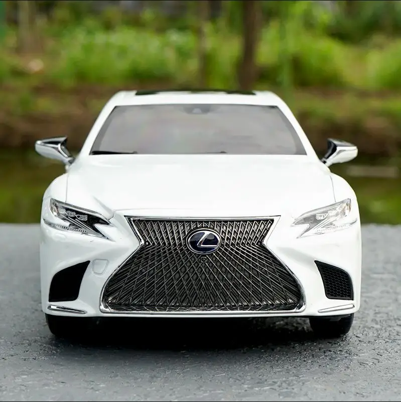 High simulation LEXUS LS500,Advanced collection model 118 alloy car