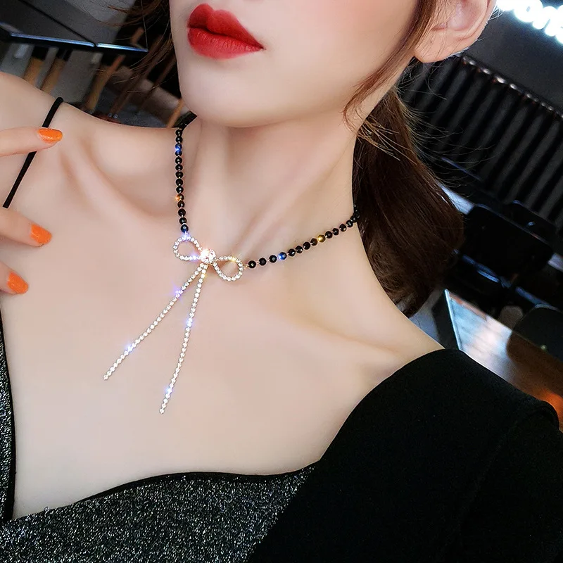 

Bohemian Simulated Pearl Crystal Black Beads Choker Necklace Full Rhinestone Bowknot Pendant Necklace For Women Collar Neckband