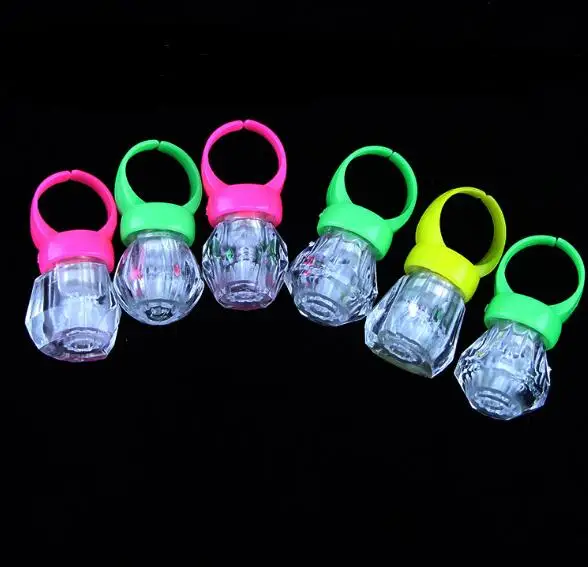 Светодиодная светящаяся перстень, украшенный бриллиантами Новинка мигающие светящиеся игрушки для Декор для детского дня рождения вечерние сувениры YH1051