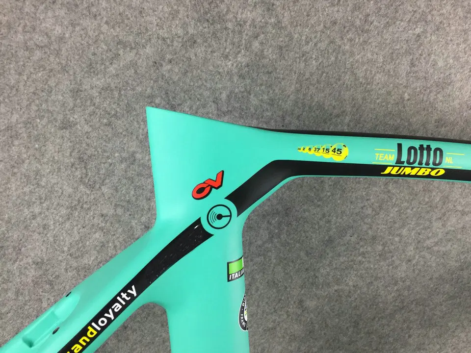

2019 XR4 UD Glossy full carbon Road Bike Frame BB386 DI2 and Mechanical both