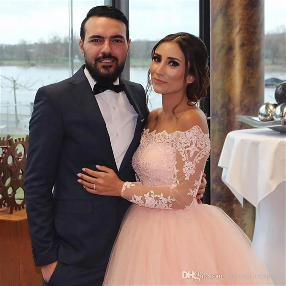 Blush%20Pink%20Long%20Sleeves%20Wedding%20Dresses%202017%20A%20Line%20Off%20Shoulder%20Appliques%20Lace%20Bridal%20Gowns%20Sweep%20Train%20Plus%20Size%20Vestido%20de%20noiva (2)