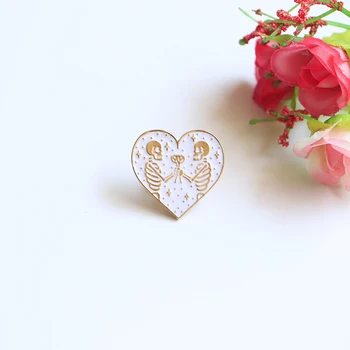 

30pcs/lot Skull Flower Brooches Golden Lines Heart Enamel Pin for Kids Lapel Pin Hat Pins Denim Jacket Women Brooch Badge SC4516