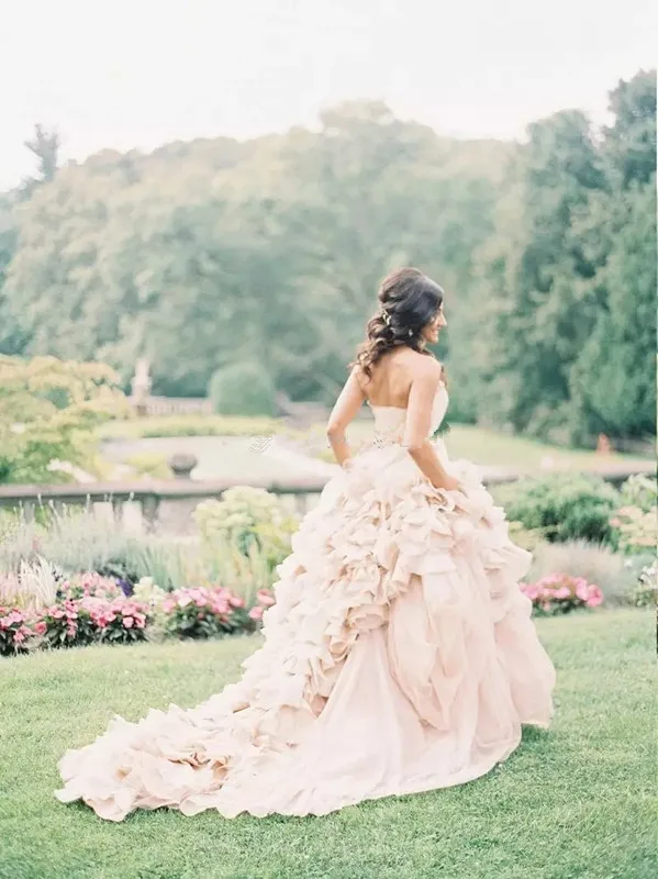 elegant-strapless-ball-gown-wedding-dresses-ruffle-tulle-garden-wedding-gowns-blush-pink-bridal-dresses-zipper-up.webp (3)_