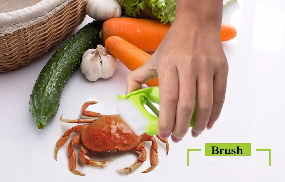3-in-1-Multifunctional-Vegetable-Peeler-Cutter-Rotary-Carrot-Potato-Peeler-Vegetable-Fruit-turnip-Slicer-Cutter-Bottle-Opener-With-Cleaning-Brush-KC1349 (4)