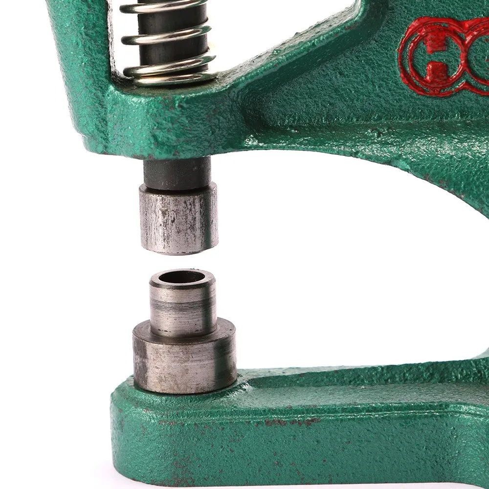 Brand New Industrial Grommet Machine with 3 Dies ( 0 2 4 ) and 900