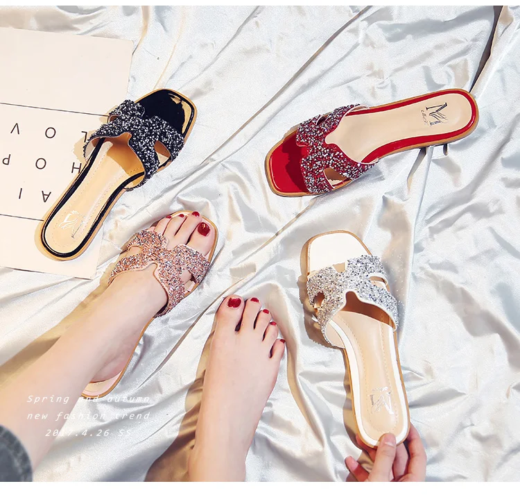 Женские шикарные тапочки; шлепанцы с открытым носком; высококачественные модные туфли на плоской подошве в стиле H; пляжная Летняя обувь; большие размеры 34-43; Цвет черный, красный, серебристый, розовый