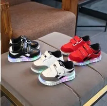2019 новый стиль дети свет сверкающие туфли обувь для мальчиков девочек дышащие спортивные туфли детские светящиеся модные кроссовки