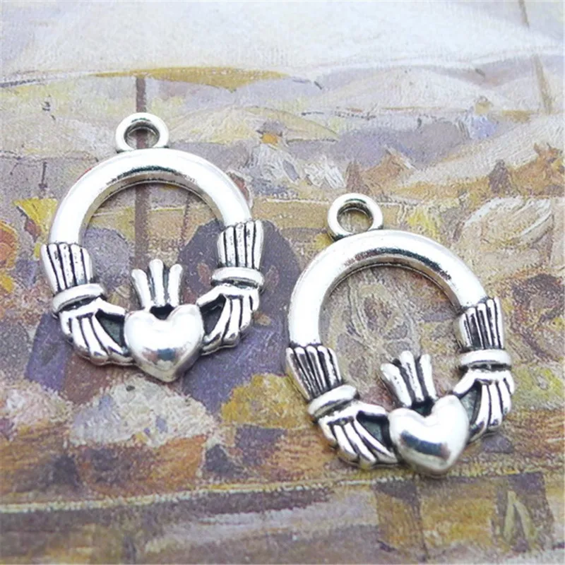 

BULK 30 Antique Silver Plated Irish Claddagh Charms Love Loyalty Friendship Pendant 22*29mm