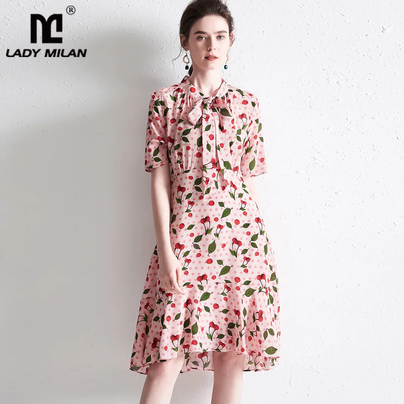 100% Zijde vrouwen Runway Jurken Boog Kraag Korte Mouwen Bloemen Gedrukt Ruches Elegante Casual Jurken 100% Zijde vrouwen Runway Jurken Boog Kraag Korte Mouwen Bloemen Gedrukt Ruches Elegante Casual Jurken