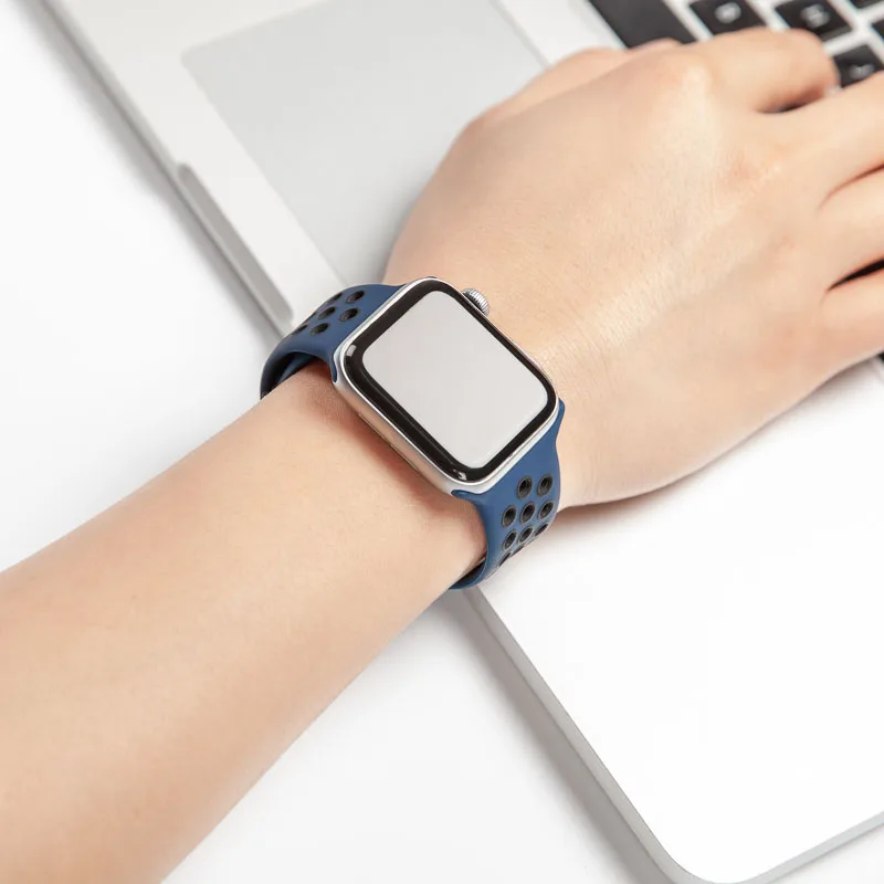 Silicone Replacement Sport Band For Apple Watch Band 38mm 40mm 42mm 44mm Bracelet Watch Strap For iWatch Series 4/3/2/1 81010 Silicone Replacement Sport Band For Apple Watch Band 38mm 40mm 42mm 44mm Bracelet Watch Strap For iWatch Series 4/3/2/1 81010