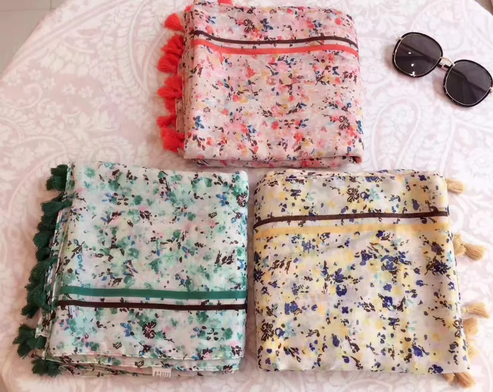 

2017 New Vintage Small Flower Print Tassel Scarf Hijabs Women Floral Shawl Scarves Hijab Muffler 6 Color Wholesale 10pcs/LOT
