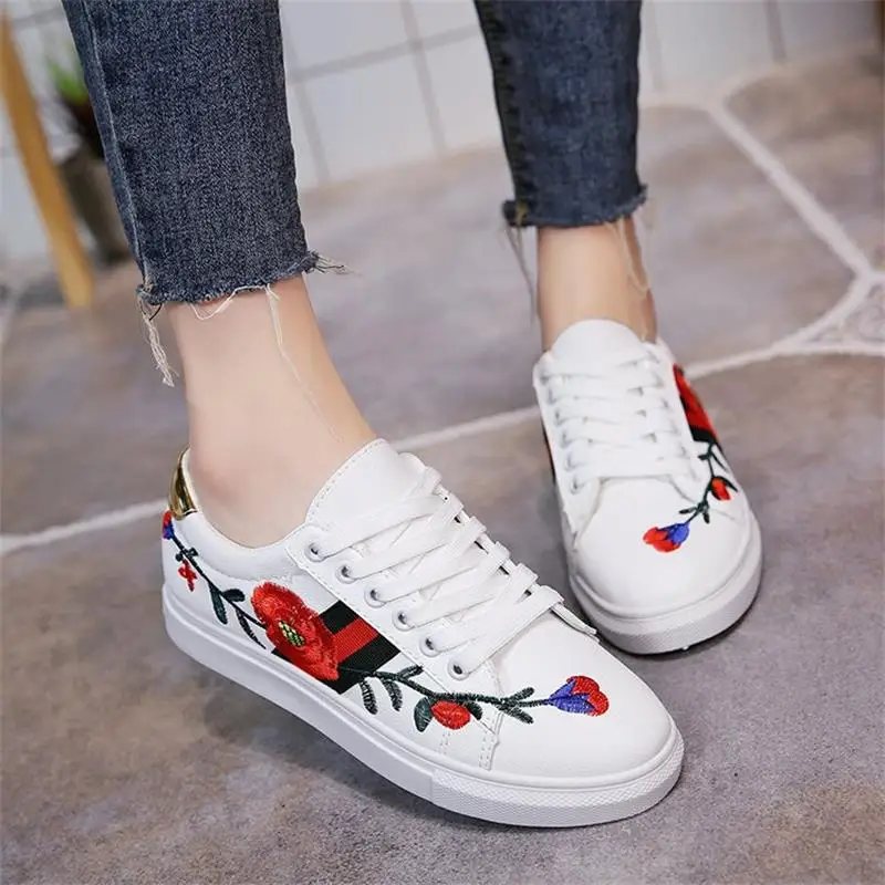 

2018 Fashion Sneakers Women Vulcanize Shoes Flower Printed Lace up Ladies Footwear Female Flat Summer Women Casual Shoes DC140