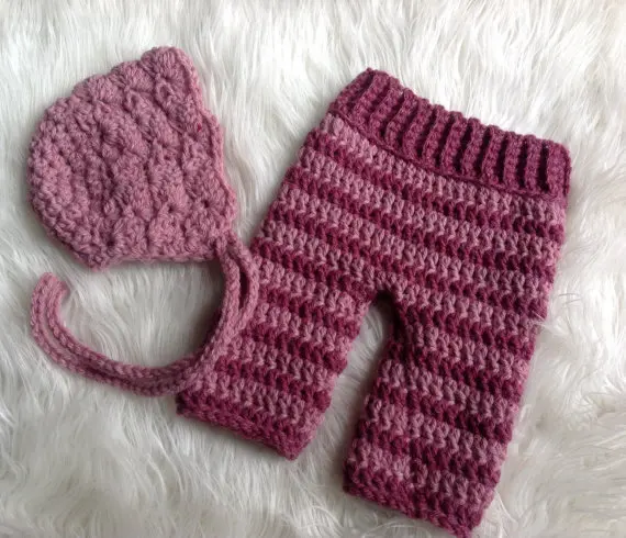 

Free shipping Lovely Baby hat handmade Crochet stripe pants newborn Photography Prop Crochet Newborn Bonnet & Striped Pants Set