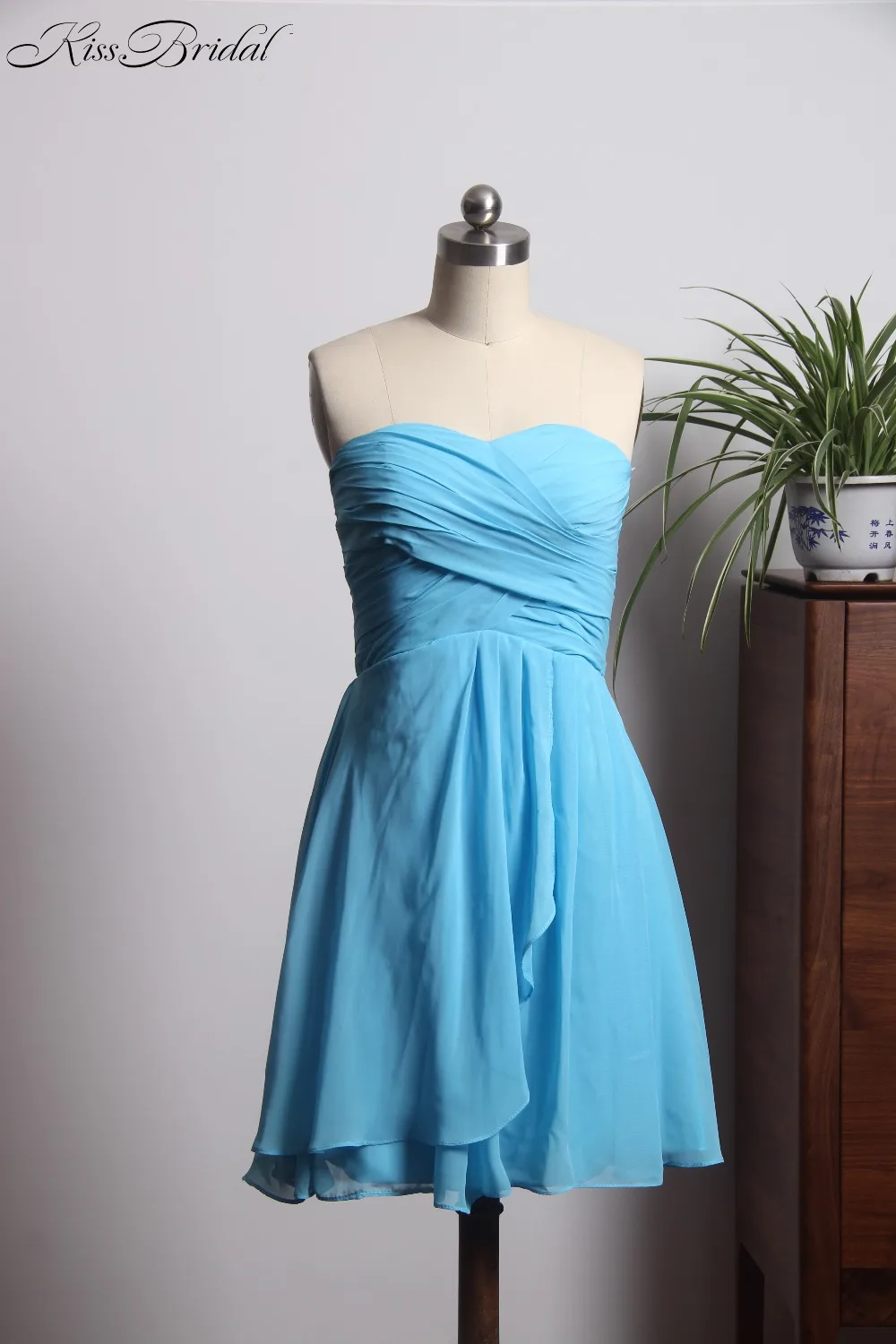 beautiful blue bridesmaid dresses