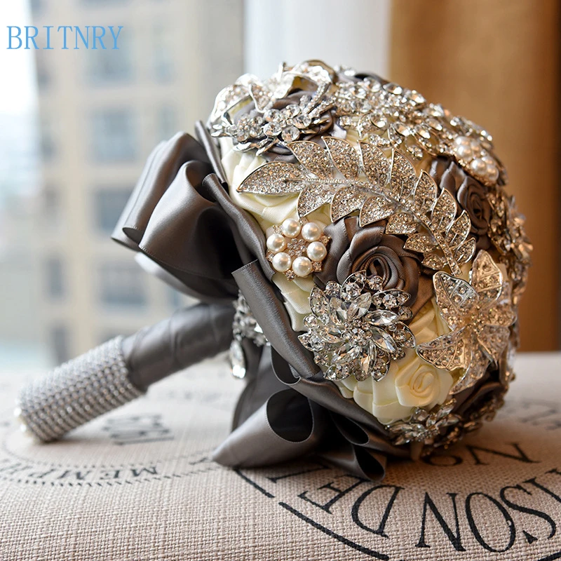 BRITNRY романтический свадебный букет с Crysal ручная работа из атласа розы Свадебные цветы Свадебные букеты бисером свадебные аксессуары