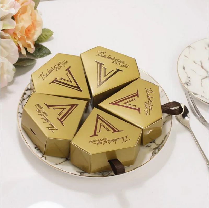 

50PCS Gold Stamping Wedding Candy Box Diamond Shape Sweet Boxes Party Supplies Hand Gift Bridal Shower Favor Chocolate Packaging