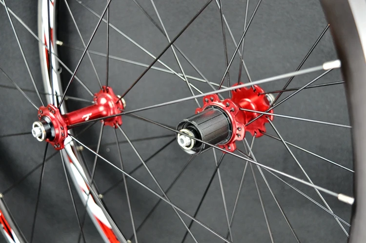 Discount 1650g 700C Sealed Bearings Road Bike Bicycle  Wheels Wheelset Rims 11 speed free 23