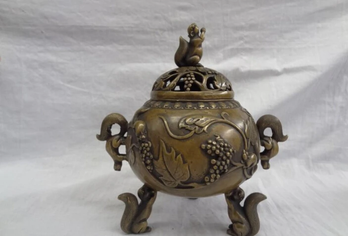 

S4083 10" Folk Chinese Bronze Squirrel Grape Statue Buddhism Incense Burner Censer D0317