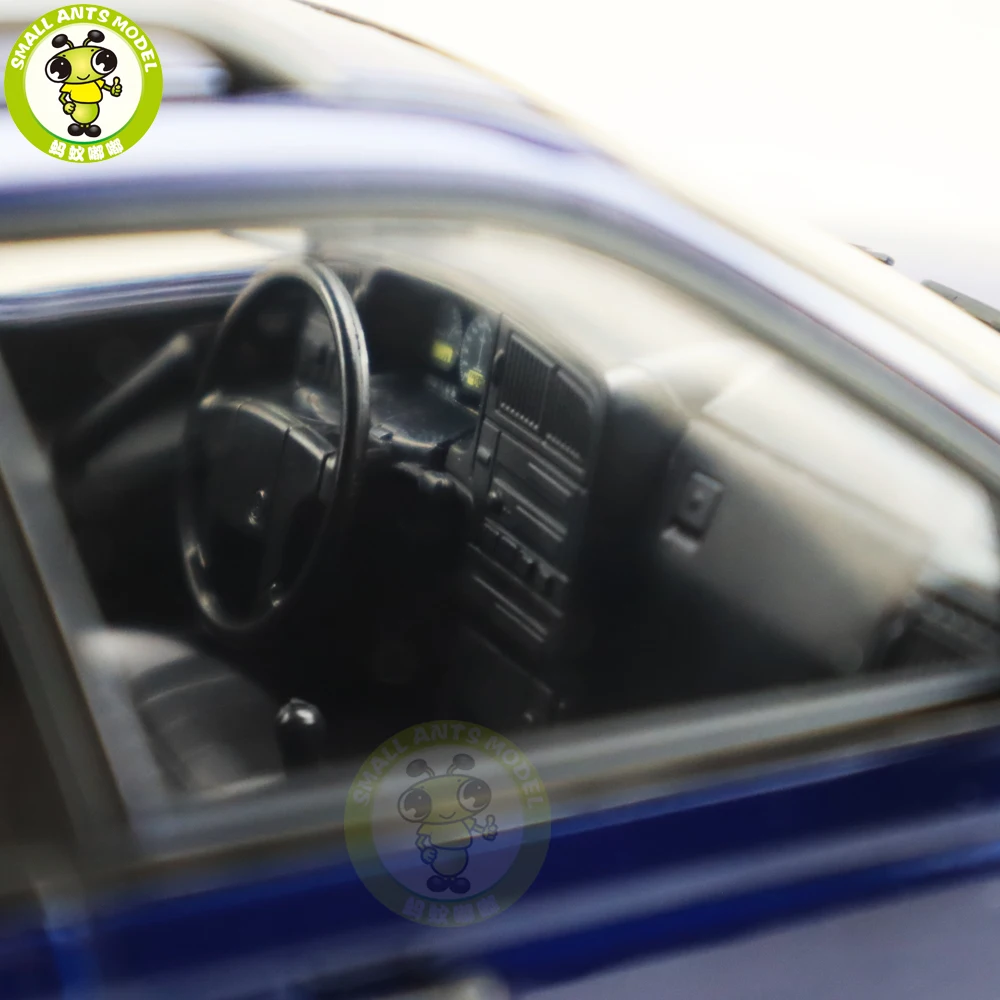 Модель литая автомобиля 1/18 KK Passat B3 Vr6 вариант 1988 детская игрушка не могу быть