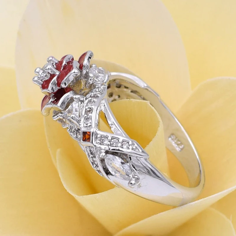 Floral Two Tone Promise Rose Women Ring with White and Red Zircon Fashion Charming Flower Wedding Rings Jewelry bague femme