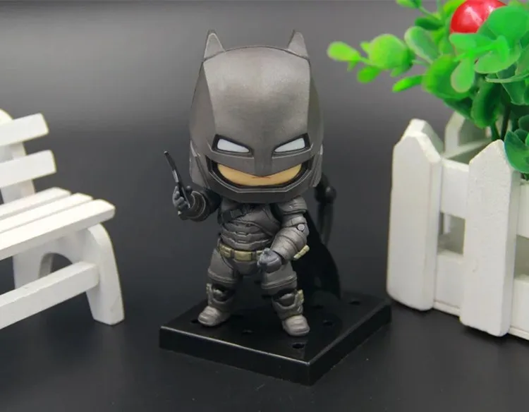 9cm Batman Justice Edition Action Figure Nendoroid 628 Batman The Dark Knight With Light of Batman Symbol Q Version Model Toy (6)