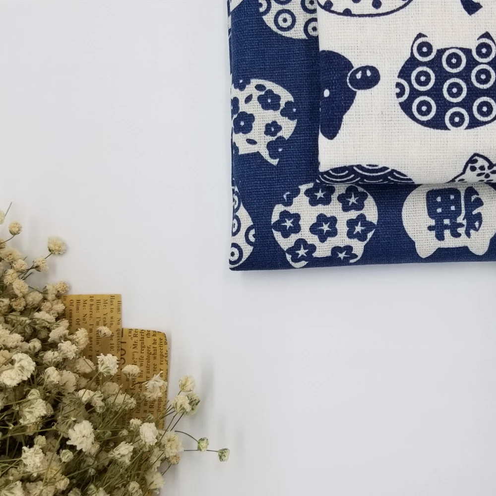 

YLSX Deep Navy Blue Lucky Cat Pattern Curtain Picnic Cloth Handmade DIY Comfortable Cotton and Linen Fabric 45cmX45cm