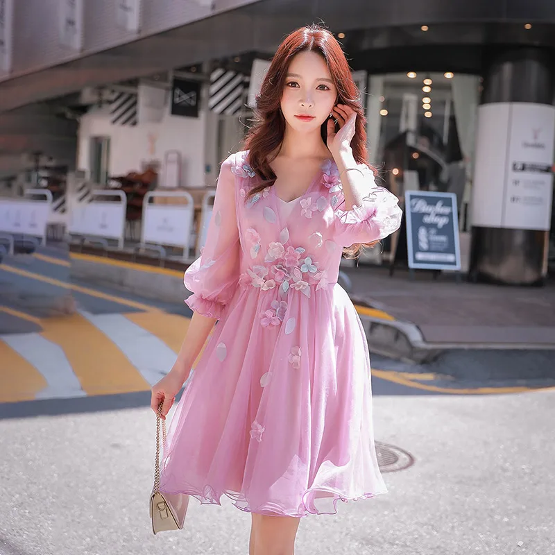 

Dabuwawa Romantic Pink Princess Mesh Dress for Girls Women New V Neck Floral Appliques Sweet Date FairyMidi Dress D18CDR095