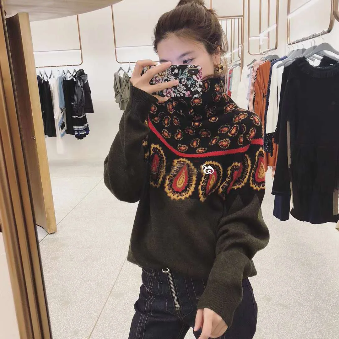 

Retro Light Luxuriant Peacock Feather Embossed Knits Turtleneck High-collared Loose-knit Sweater Woman Turtleneck Sweaters Women