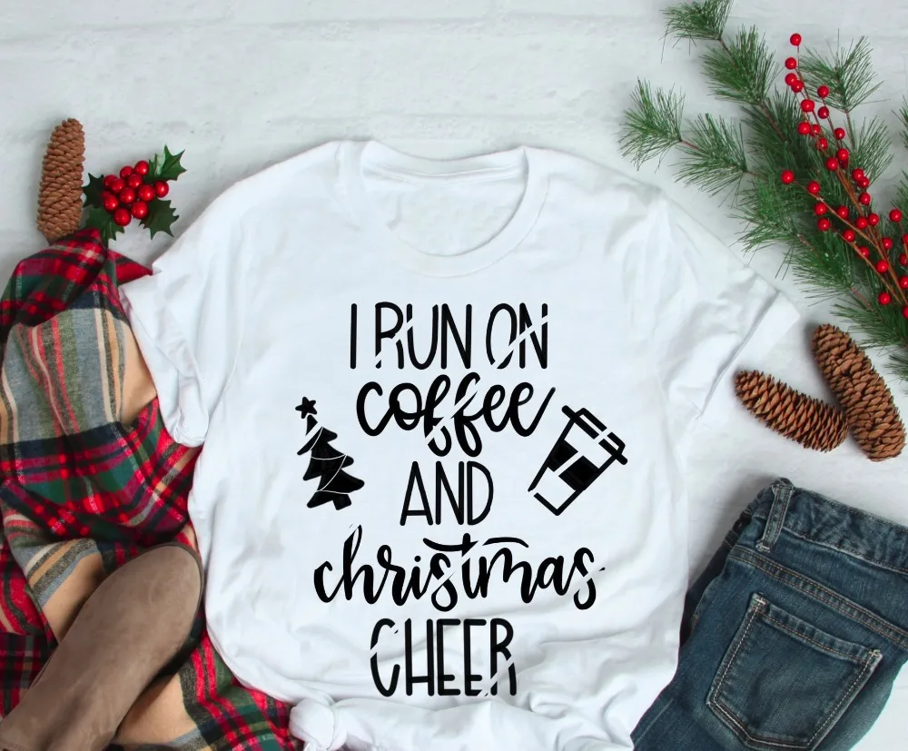 Футболка I run on coffee &amp Christmas cheer забавная Женская модная рубашка с графическим