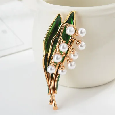 

Enameled Statement Accessory Style Crystal Cute Green Pea Brooch Sweater Collar Pins and Pearl Brooches Brooch