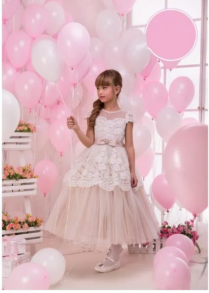 

2017 Flower Girl Dresses for weddings first communion dresses for girls Tulle Ball Gown Short Sleeve girls pageant dresses cute