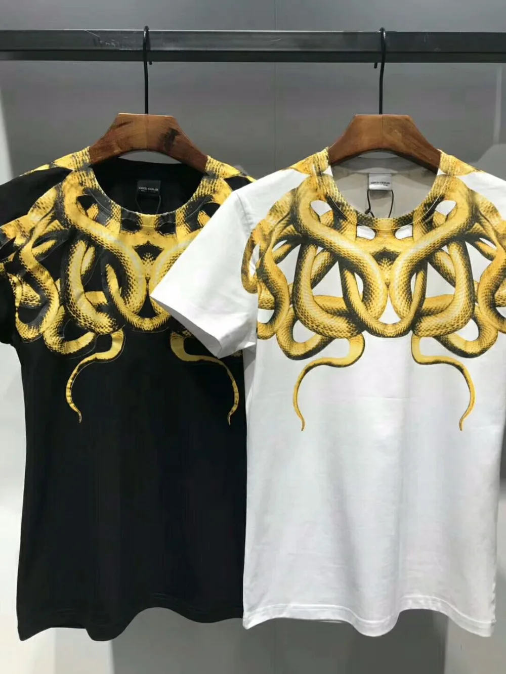 Бренд Marcelo Burlon футболки Для мужчин женщин 1:1 3D Цвет со змеиным принтом MB Kanye