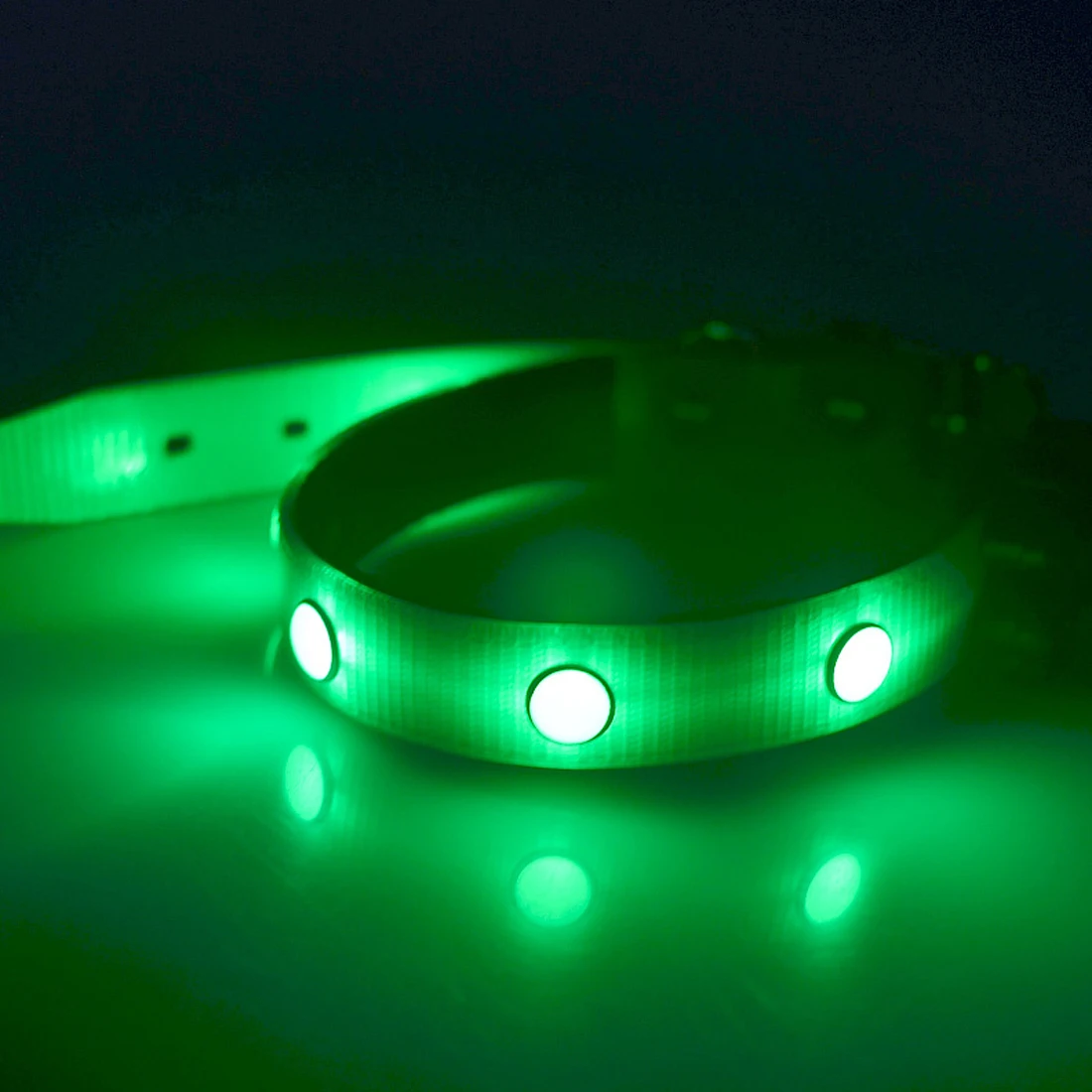 Ошейник светится в темноте. Ошейник светится в темноте. Ошейник светится в темноте. Светящиеся ошейники для собак. Светящийся ошейник.