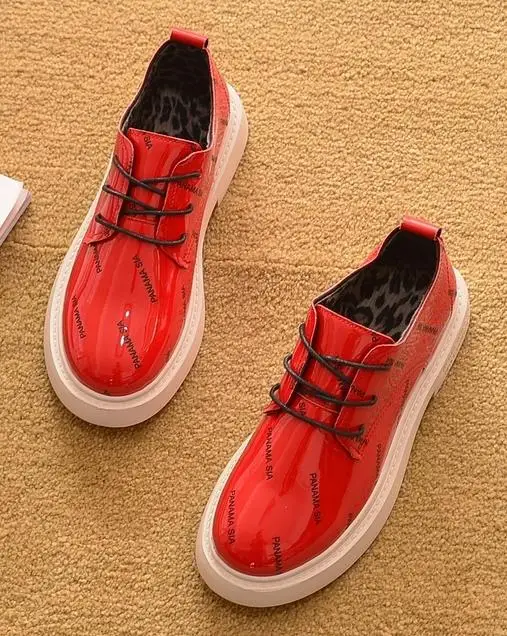 Всесезонная обувь из лакированной кожи; женские туфли-оксфорды в британском стиле; высококачественные туфли на плоской подошве со шнуровкой в духе колледжа - Цвет: red