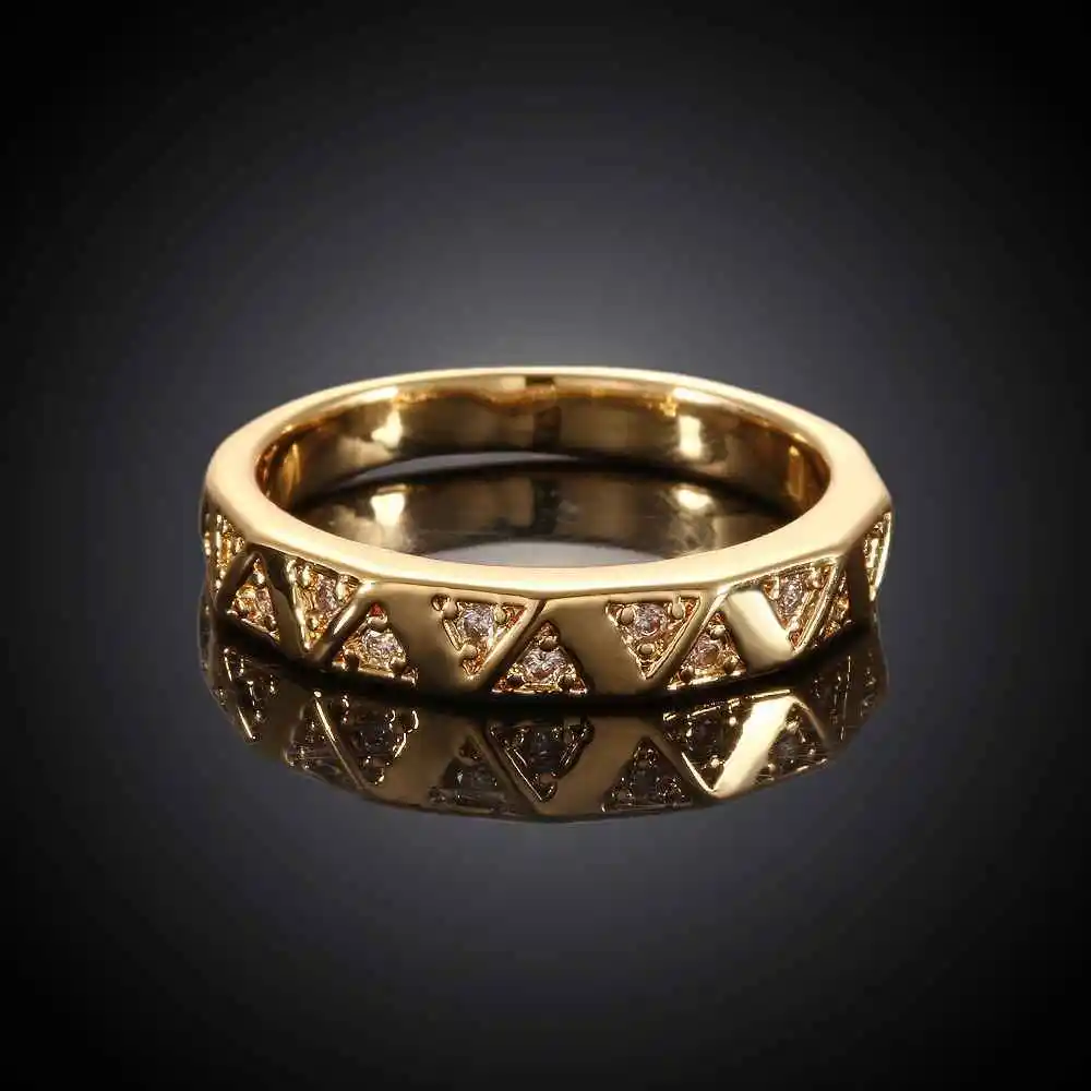 фото дизайн колец. широкие обручальные кольца. модные широкие кольца. брендовые кольца. необычные кольца из золота.