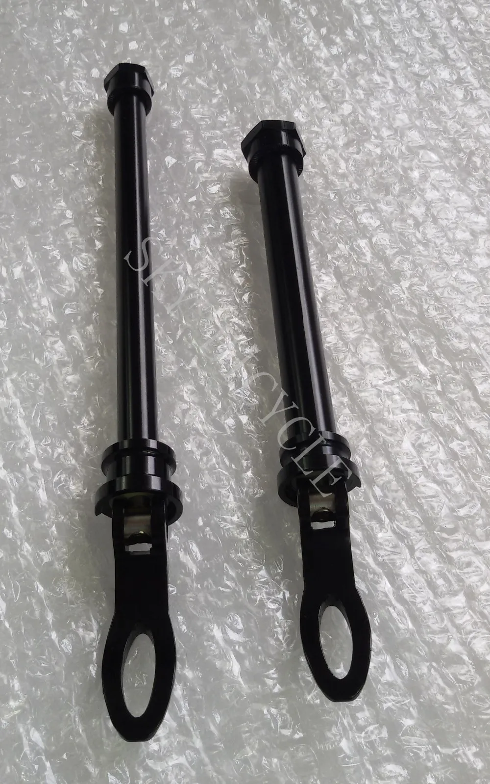 thru axle skewer