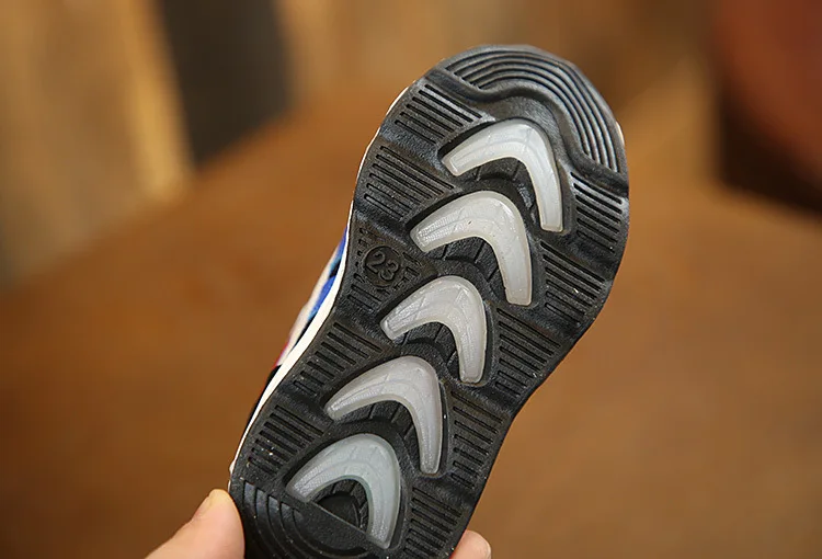Sapatos com Luz Casuais com Luz para Meninos Novos Tênis Luminosos Crianças Brilhante Sapatos 2020 19 2020 novos tênis luminosos crianças sapatos com