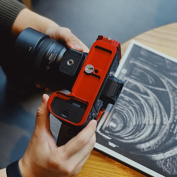 Aluminum Quick Release L Plate / L Bracket Metal Hand Grip Holder Perfect fit for NIkon Z7 Z6 Aluminum Quick Release L Plate / L Bracket Metal Hand Grip Holder Perfect fit for NIkon Z7 Z6