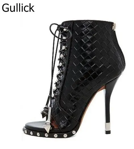 Koop Nieuwste Designer Zwart Wit Reli euml;f Lederen Open Teen Bezaaid Enkellaarsjes Lace up Gladiator Sandaal Laarzen Voor Vrouwen Gratis schip