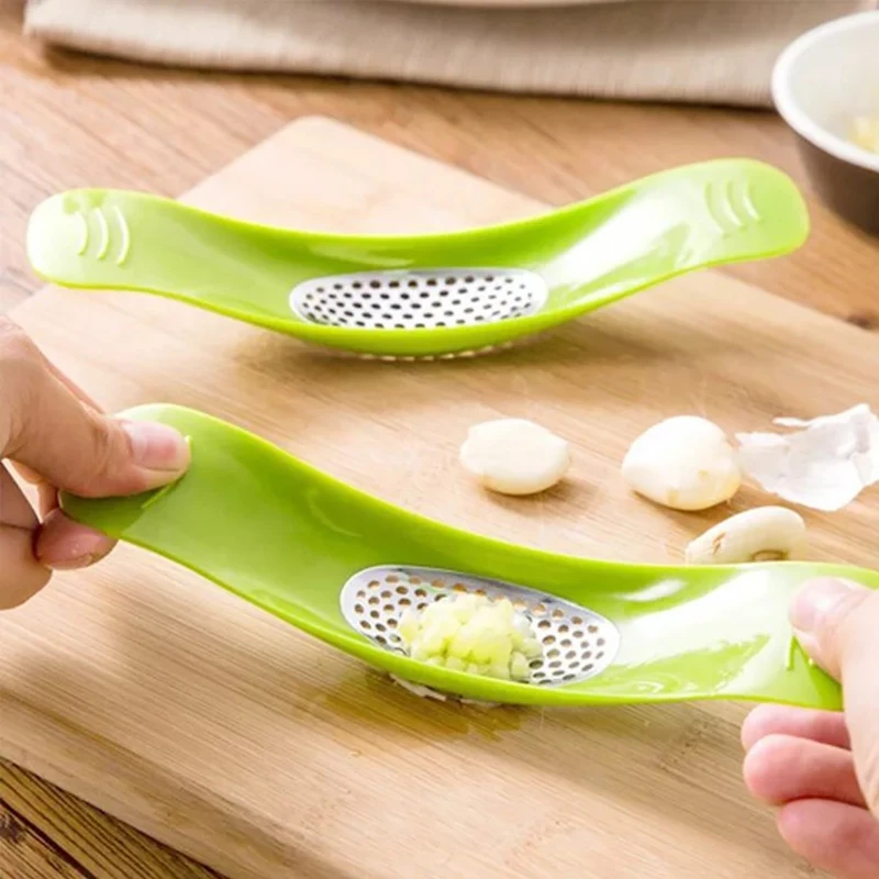 

1PC Multi Functional Garlic Presses Crusher Ginger Garlic Grinding Grater Planer Slicer Cooking Tool Kitchen Gadgets