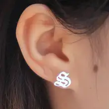 Нержавеющая сталь Золото Пользовательские старые английские инициалы, серьга Персонализированные Пользовательское Имя ювелирные изделия подарок для невесты букле D'Oreille Femme