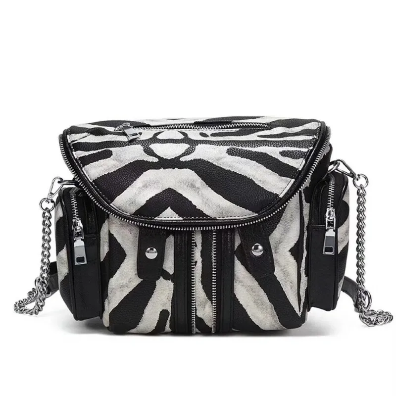 

Fashion retro personality locomotive wind leopard lady shoulder bag Messenger bag cartoon graffiti large capacity leisure bag