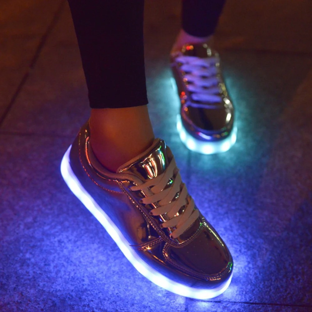 

Fashion White Black RED Flat men LED Casual Shoes 2017 New summer knitting Led Shoes Men 7 colors Light Shoes chaussure homme