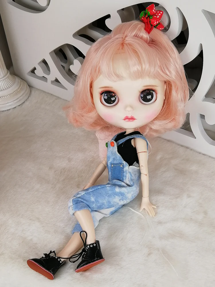 Kendra – Premium Custom Neo Blythe Doll with Pink Hair, White Skin & Matte Pouty Face 9