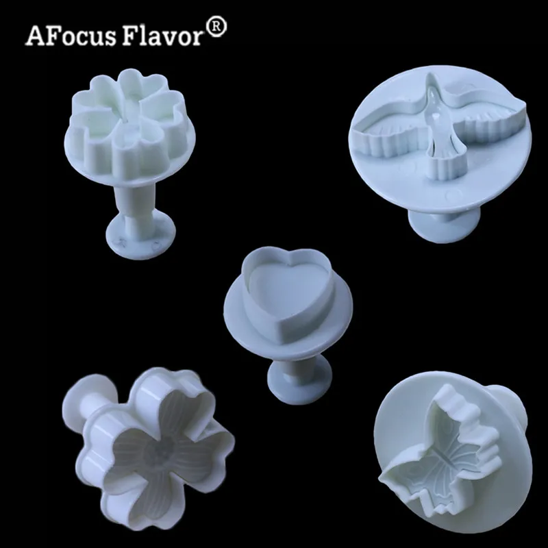 3 Pcs Set Heart Shaped Chocolate Butterfly Cake Cut Mold Pigeon